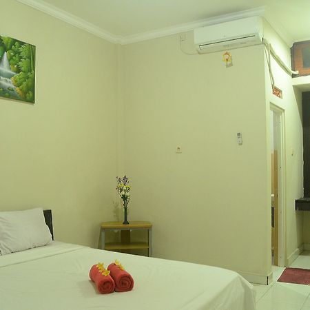 Budget Door Legian Inn Kuta Lombok Buitenkant foto