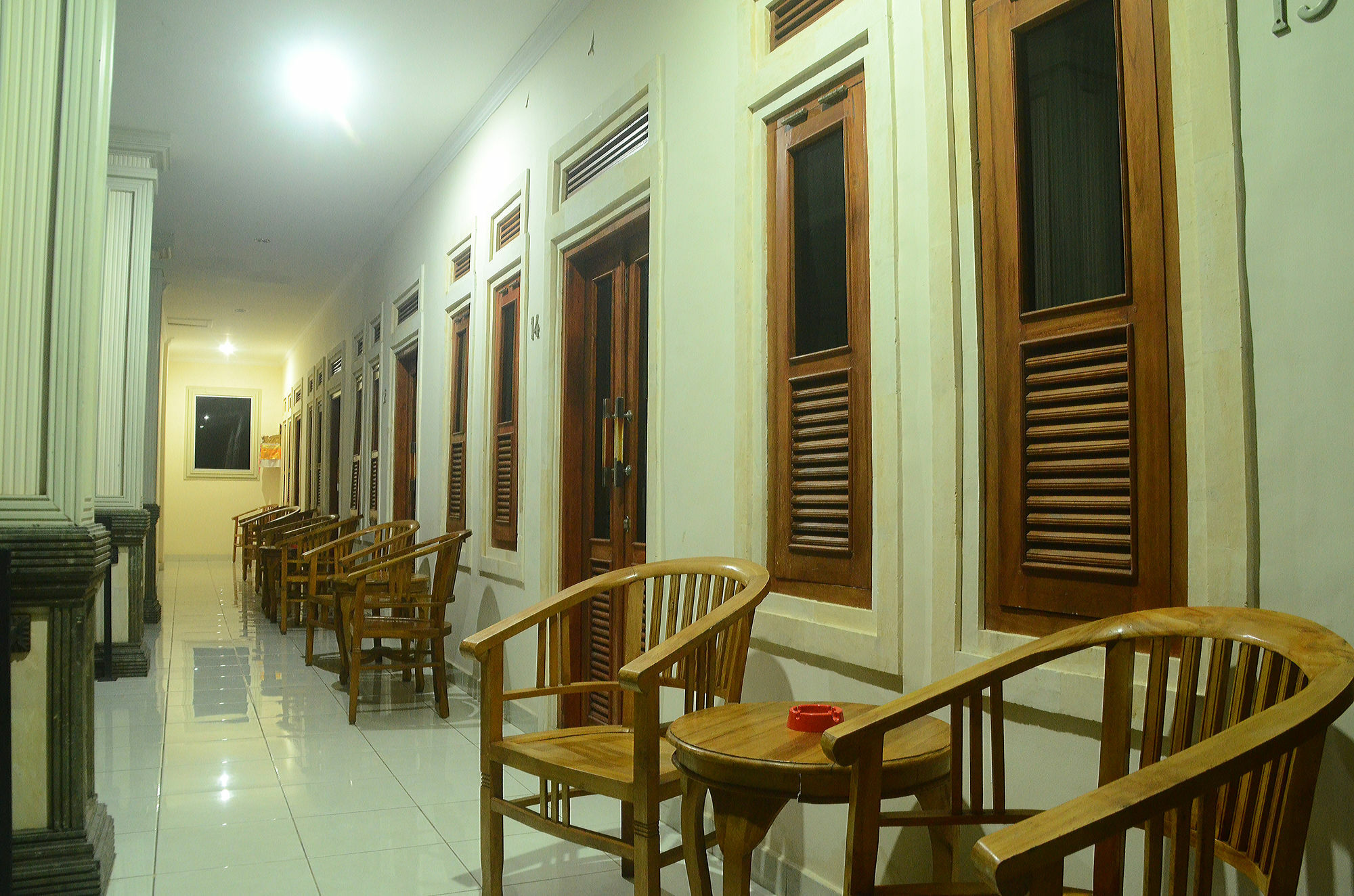 Budget Door Legian Inn Kuta Lombok Buitenkant foto
