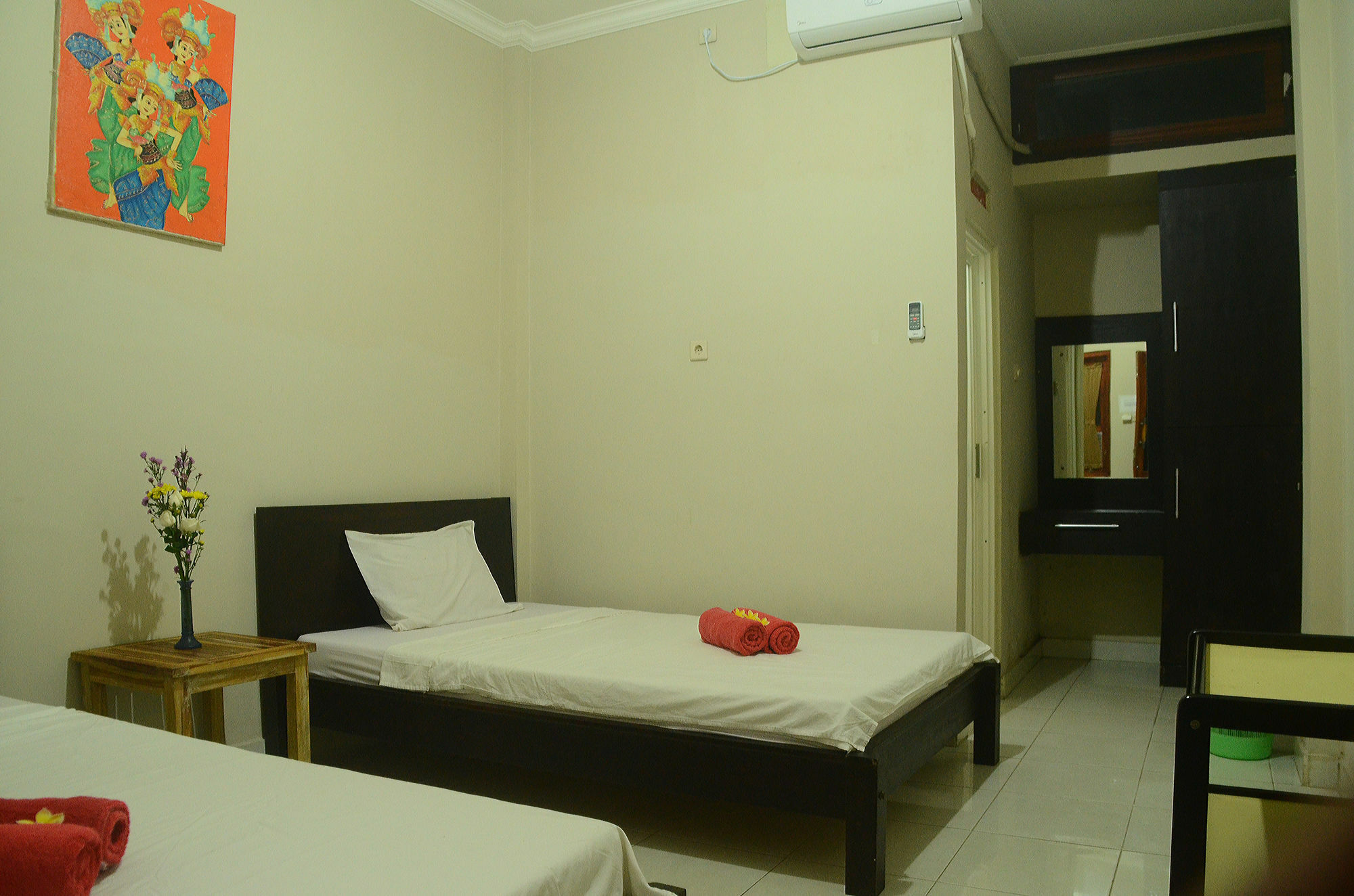 Budget Door Legian Inn Kuta Lombok Buitenkant foto
